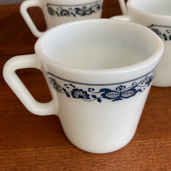 Pyrex mugs - Picture 2 of 4